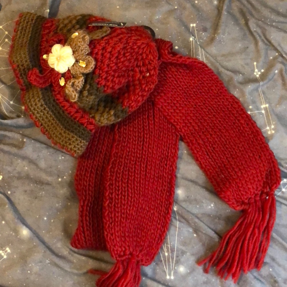 Scarf and hat set